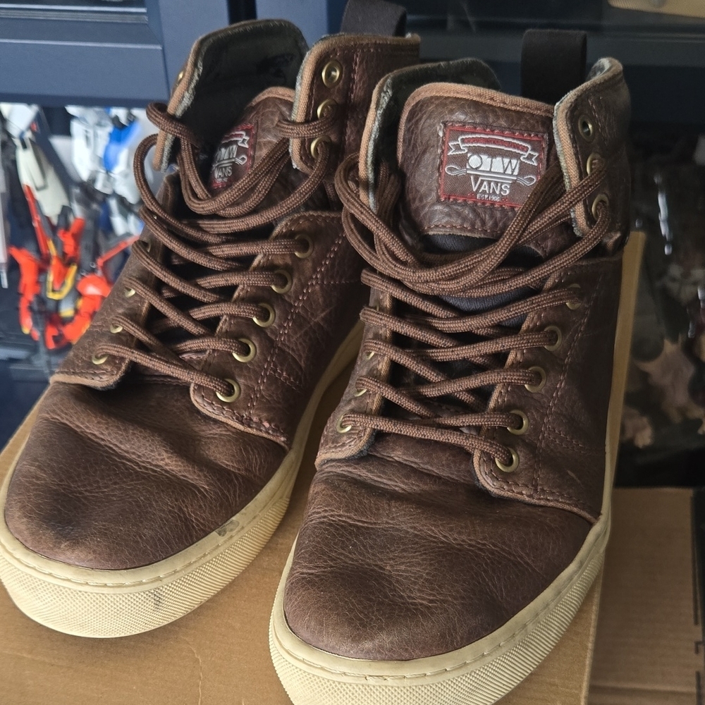 Vans Men's Brown Leather High-Top Sneakers